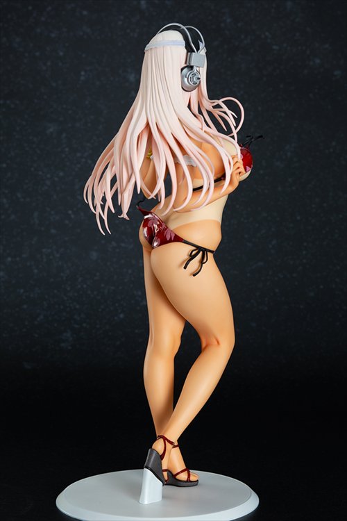 Super Sonic - 1/4.5 Super Sonico Summer Vacation Ver. Sun Kissed PVC Figure