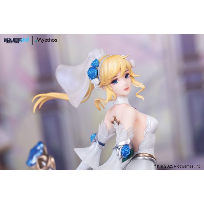 League of Legends Wild Rift - Crystal Rose Lux