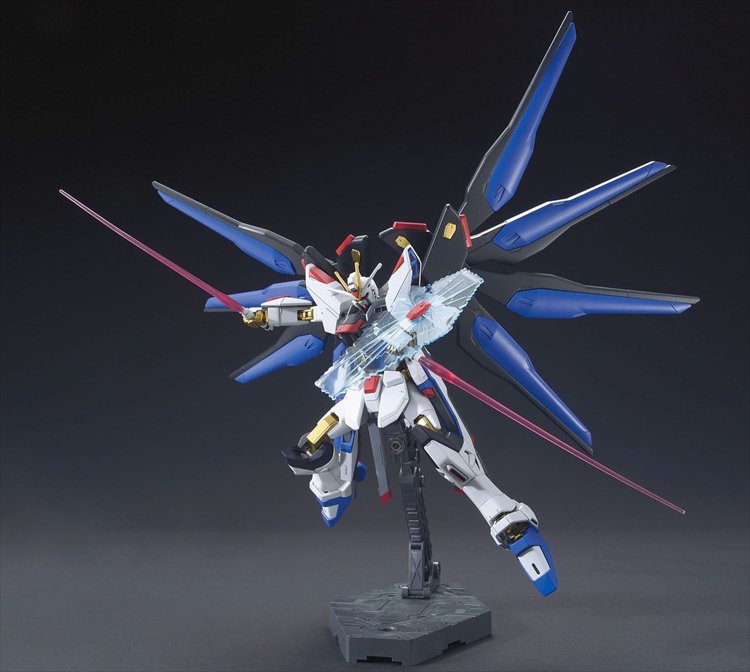 Gundam Seed - 1/144 HG ZGMF-X20A Strike Freedom Gundam Model Kit